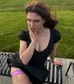 Mae Muller OnlyFans Leaked Free Thumbnail Picture - #AxvQ8RcNbE