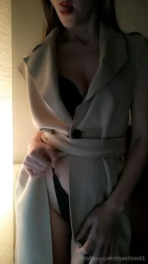 Maelisss01 OnlyFans Leaked Free Thumbnail Picture - #MFZLkflSDm
