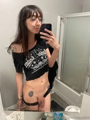 Maezi Kacey Maezi666 OnlyFans Leaked Free Thumbnail Picture - #ISYUGGDK94