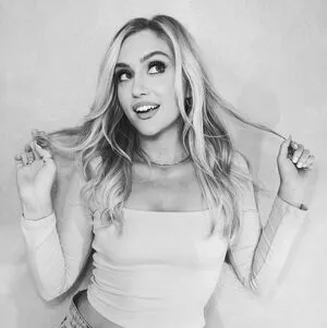 Maggie Sajak OnlyFans Leaked Free Thumbnail Picture - #KJ8rADBpbe