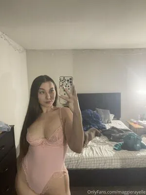 Maggierayelle OnlyFans Leaked Free Thumbnail Picture - #J8HeGiX0xm