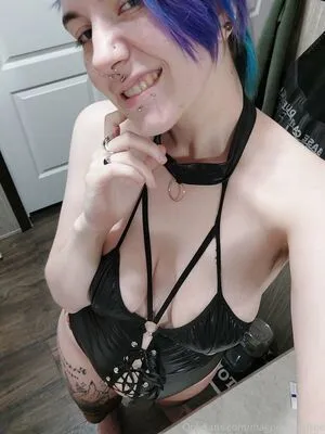 Magpiecrisisfree OnlyFans Leaked Free Thumbnail Picture - #C8LyLs84Wg