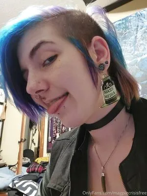 Magpiecrisisfree OnlyFans Leaked Free Thumbnail Picture - #av5AfIHOR3