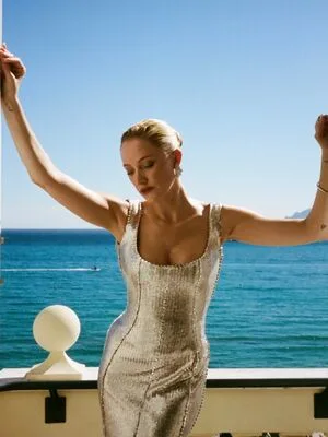 Maika Monroe OnlyFans Leaked Free Thumbnail Picture - #0JZYS0tnJk