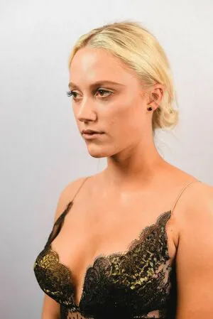 Maika Monroe OnlyFans Leaked Free Thumbnail Picture - #5wzo9pxJ7y