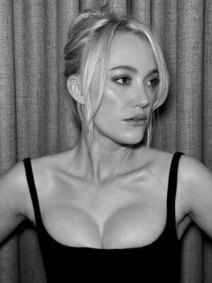 Maika Monroe OnlyFans Leaked Free Thumbnail Picture - #7tFCwN0VEj