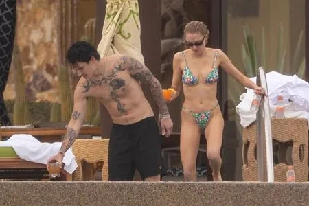 Maika Monroe OnlyFans Leaked Free Thumbnail Picture - #AjfLG4jxMX