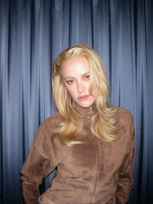 Maika Monroe OnlyFans Leaked Free Thumbnail Picture - #E31ibuqWrQ