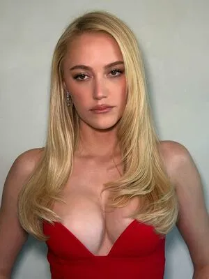 Maika Monroe OnlyFans Leaked Free Thumbnail Picture - #H6gTY1Dyn2