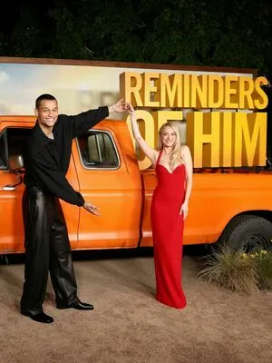 Maika Monroe OnlyFans Leaked Free Thumbnail Picture - #M78inzN1H2