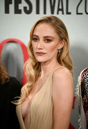 Maika Monroe OnlyFans Leaked Free Thumbnail Picture - #O9zTebpp1O