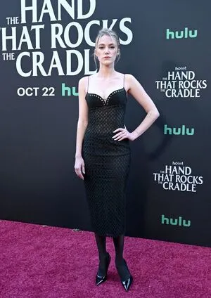 Maika Monroe OnlyFans Leaked Free Thumbnail Picture - #UlmIVomCuo