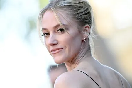 Maika Monroe OnlyFans Leaked Free Thumbnail Picture - #V5ZYsGGjAl