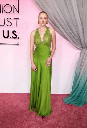Maika Monroe OnlyFans Leaked Free Thumbnail Picture - #WSdJEOLhwv