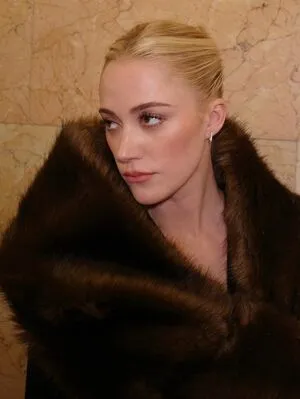 Maika Monroe OnlyFans Leaked Free Thumbnail Picture - #YJHCiwuS9U