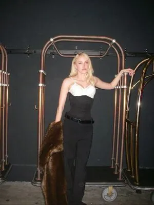 Maika Monroe OnlyFans Leaked Free Thumbnail Picture - #Zm9C9ekJyi