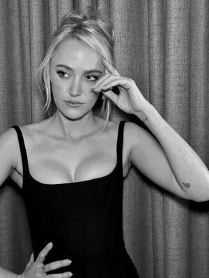 Maika Monroe OnlyFans Leaked Free Thumbnail Picture - #avKTPvZxql