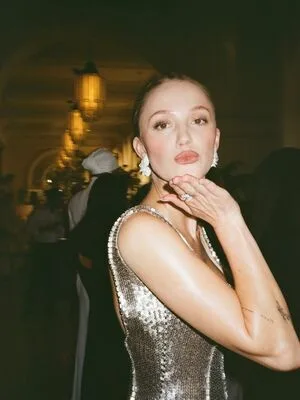 Maika Monroe OnlyFans Leaked Free Thumbnail Picture - #dTmSbSFHay