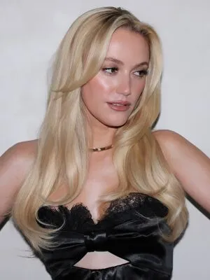 Maika Monroe OnlyFans Leaked Free Thumbnail Picture - #eNp2I7rli8