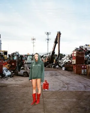 Maika Monroe OnlyFans Leaked Free Thumbnail Picture - #fRNO1OO8k2