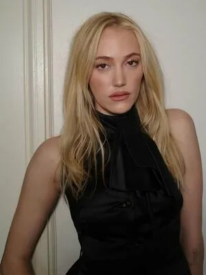 Maika Monroe OnlyFans Leaked Free Thumbnail Picture - #gpl12Qgu49
