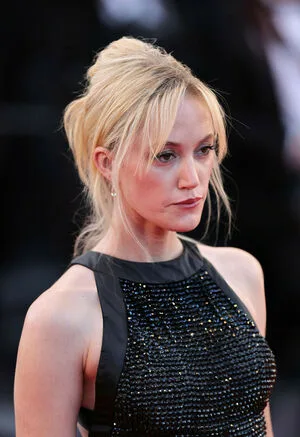 Maika Monroe OnlyFans Leaked Free Thumbnail Picture - #j4s0d85cJz