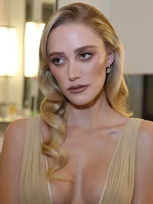 Maika Monroe OnlyFans Leaked Free Thumbnail Picture - #tLD4XEnuej