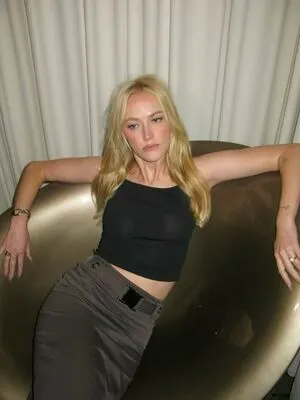Maika Monroe OnlyFans Leaked Free Thumbnail Picture - #uExcuIOOn1