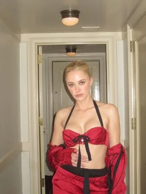 Maika Monroe OnlyFans Leaked Free Thumbnail Picture - #uJ4J5aGb3A