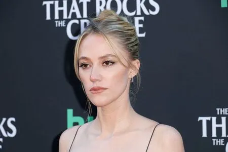 Maika Monroe OnlyFans Leaked Free Thumbnail Picture - #ubxLzUN38A