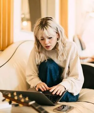 Maisie Peters OnlyFans Leaked Free Thumbnail Picture - #HwIxiCjB5S