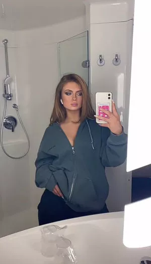 Maisie Smith OnlyFans Leaked Free Thumbnail Picture - #sli8HVWVJe