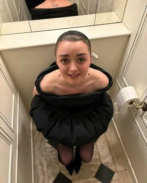 Maisie Williams OnlyFans Leaked Free Thumbnail Picture - #0yQ9JmJgtI