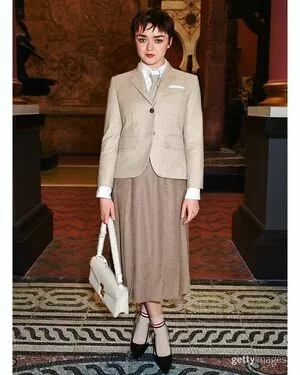 Maisie Williams OnlyFans Leaked Free Thumbnail Picture - #2q7O4sJaZN