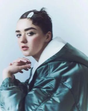 Maisie Williams OnlyFans Leaked Free Thumbnail Picture - #35CLYAjW3p