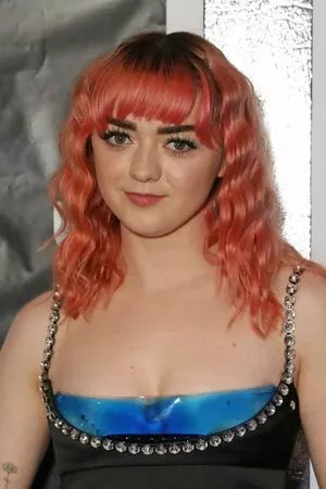 Maisie Williams OnlyFans Leaked Free Thumbnail Picture - #3BZZJA0BeJ