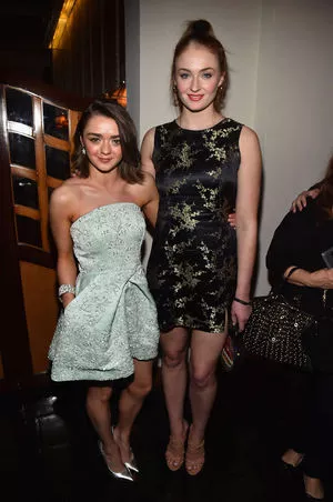 Maisie Williams OnlyFans Leaked Free Thumbnail Picture - #3viBOBuyAO