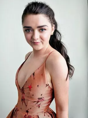 Maisie Williams OnlyFans Leaked Free Thumbnail Picture - #4XbxyT69XZ
