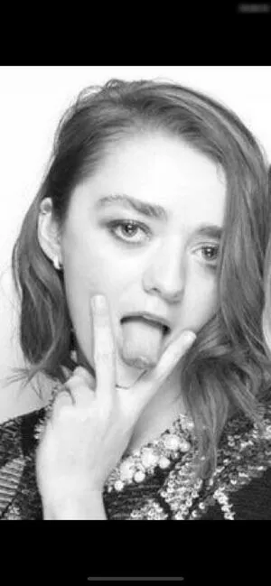 Maisie Williams OnlyFans Leaked Free Thumbnail Picture - #8v3buW3FbC