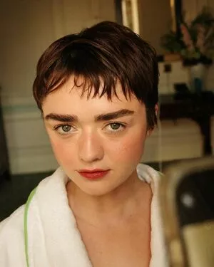 Maisie Williams OnlyFans Leaked Free Thumbnail Picture - #EZF96Q3M8y