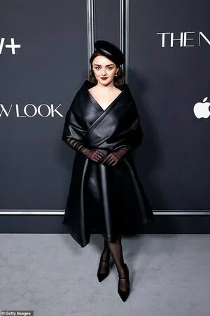 Maisie Williams OnlyFans Leaked Free Thumbnail Picture - #HCxoNnG2el