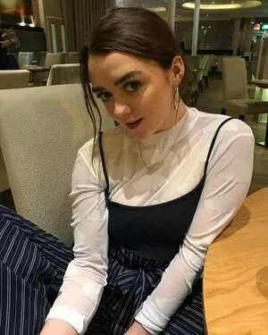 Maisie Williams OnlyFans Leaked Free Thumbnail Picture - #KB3OEtdEHb