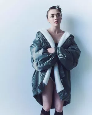 Maisie Williams OnlyFans Leaked Free Thumbnail Picture - #LNgBT8Uj6i