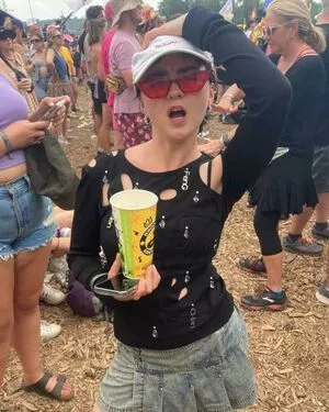 Maisie Williams OnlyFans Leaked Free Thumbnail Picture - #NSndw45g0a