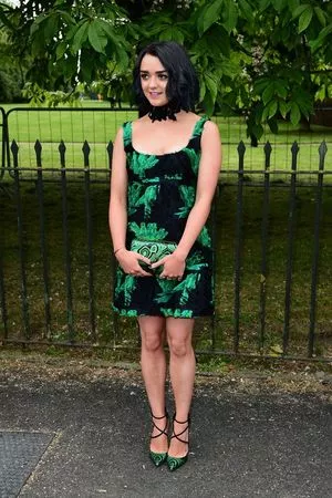 Maisie Williams OnlyFans Leaked Free Thumbnail Picture - #Q93sLF4Pvu