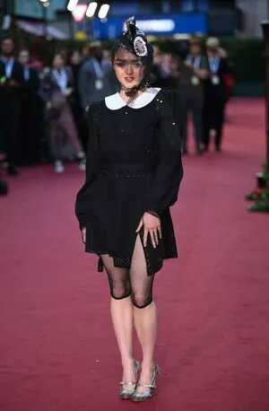Maisie Williams OnlyFans Leaked Free Thumbnail Picture - #RZx4ob2bax