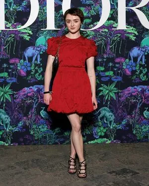 Maisie Williams OnlyFans Leaked Free Thumbnail Picture - #VNb8Zx2J4A