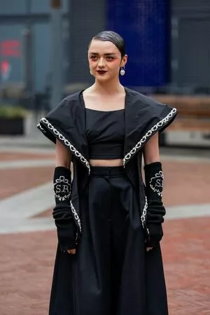 Maisie Williams OnlyFans Leaked Free Thumbnail Picture - #Vma5vJBnFn