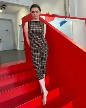 Maisie Williams OnlyFans Leaked Free Thumbnail Picture - #Z4fP5G0xGS