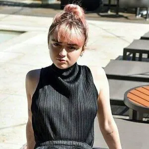 Maisie Williams OnlyFans Leaked Free Thumbnail Picture - #h2dgCSNQyC